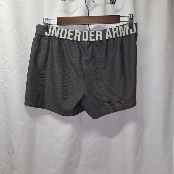 Under Armour shorts size S/M - Picture 3 of 4